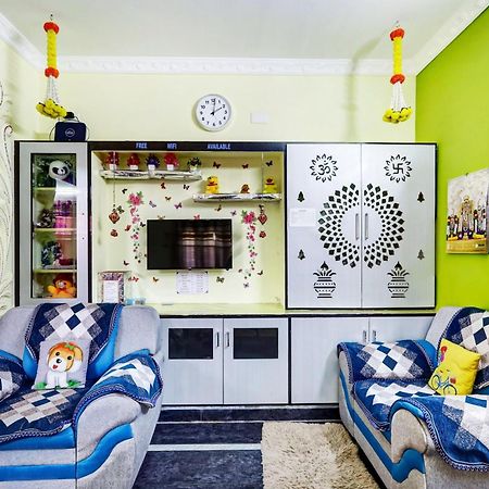 טירופאטי Sri Sakthi Home Stay - Beyond The Expectations- 10 To 15 Minutes Drive From Railway Station And Bus Station מראה חיצוני תמונה