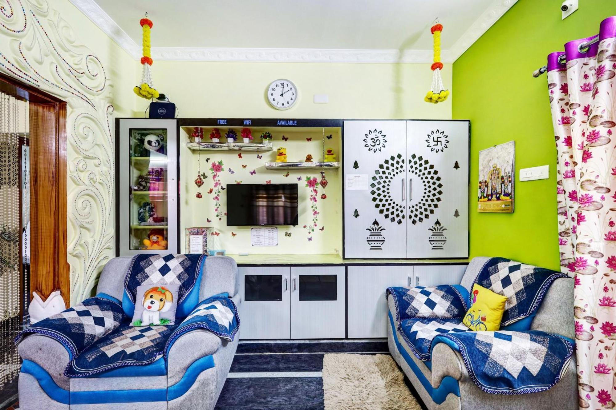טירופאטי Sri Sakthi Home Stay - Beyond The Expectations- 10 To 15 Minutes Drive From Railway Station And Bus Station מראה חיצוני תמונה
