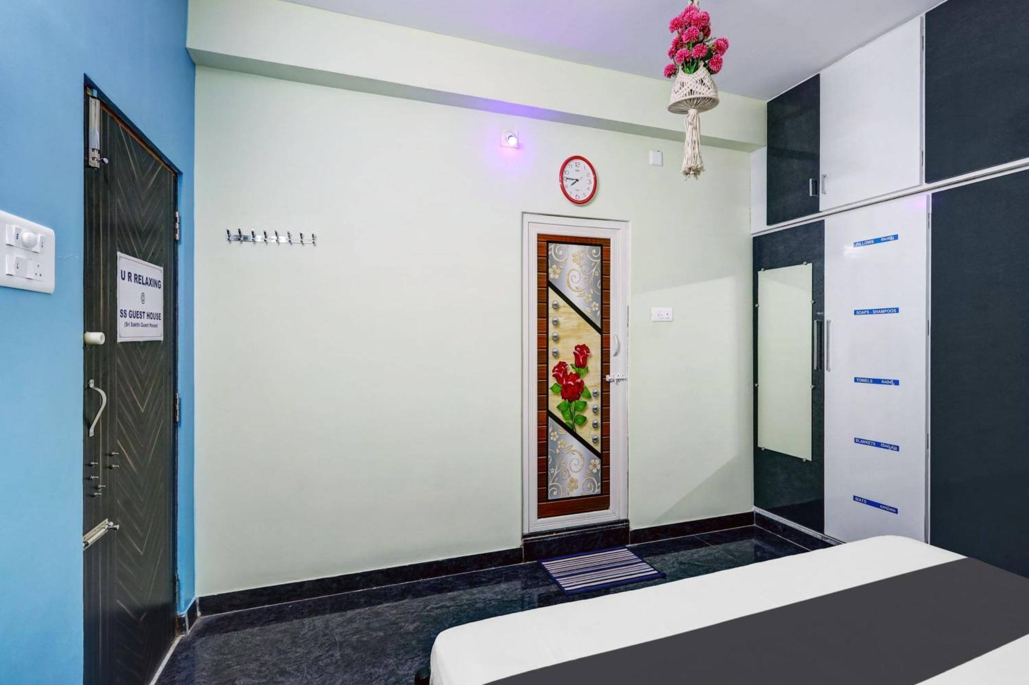 טירופאטי Sri Sakthi Home Stay - Beyond The Expectations- 10 To 15 Minutes Drive From Railway Station And Bus Station מראה חיצוני תמונה